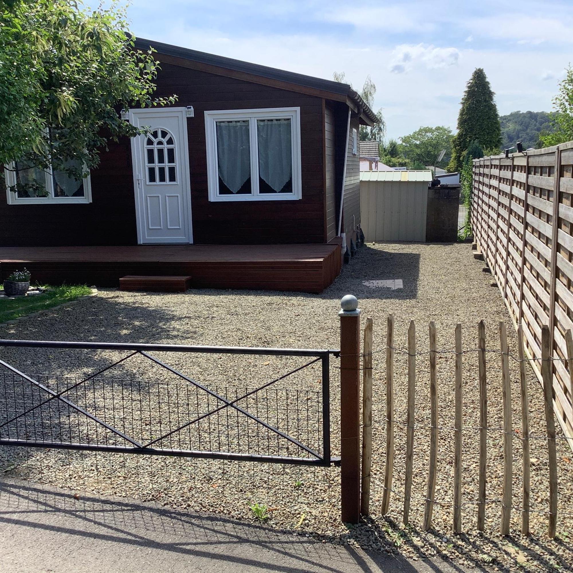 Chalet Charmant Monika Avec Piscine Yvoir Kültér fotó